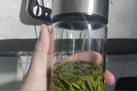 农村泡茶最喜欢用的这种玻璃杯，大家一定不要再用了图片