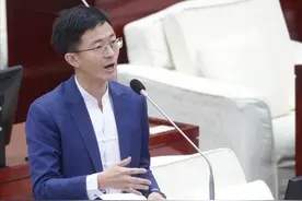 发文声援罢免吴思瑶却遭举报？侯汉廷不退缩：你越检举，我越发图片
