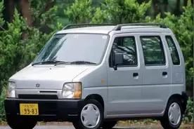 4.39W买国六版本北汽昌河北斗星 1.4升发动机 座椅放倒空间巨大图片