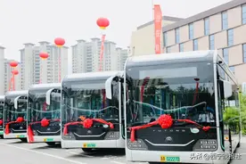 我市今年首批新能源公交车上线运营图片
