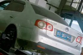 2007年花15万买的大众速腾，如今残值5000块，车主坚持翻新继续开图片