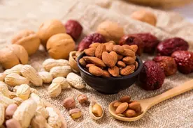 炒货大爆发：6家公司半年卖了120亿图片