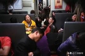 我是列车售货员，曾一年盖起一栋楼，如今沦落成边缘人图片