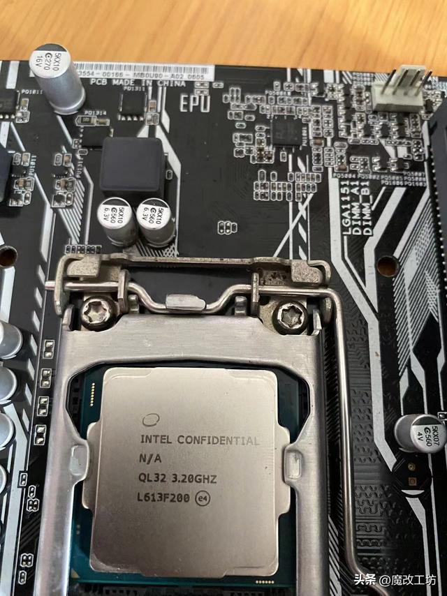 统统100元，E3神教1230V6处理器+华硕B250主板+DDR416G打平I77700