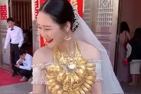 广东一新娘结婚戴金饰被质疑是炫富，新娘：结婚不戴那什么时候戴图片