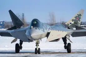 不是双雄对决，而是一面倒的屠杀？当F22遇上苏57会发生什么？图片