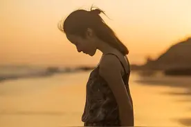 一个女人过得好不好，别听她说什么，看两个地方就知道了图片