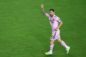 梅西绝杀，48岁贝克汉姆愣住了，动情落泪！5年梦想成真图片