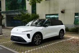 等待8个月终提蔚来ES8，终身无限换电权益用户又愉快的当大冤种了图片