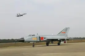 歼8换歼11B！中国空军最后1个歼8旅退役，三代以下战斗机只剩歼7图片