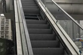 「天眼问政」人行天桥自动扶梯成“摆设”？贵阳市民：希望及时修复图片