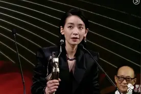 选秀三次依然没红，一路演配角，现在她是新晋金像奖影后图片