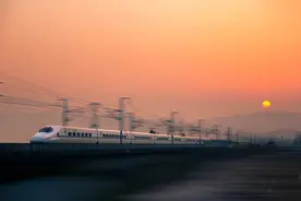 中国最远的高铁站在哪里图片