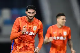 0-3！中超最强全华班倒下：全场仅6次射门，谢晖被打懵了图片