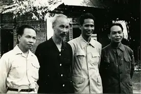 黎笋突然病逝后，谁接任越南一把手图片