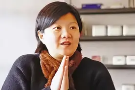 出身显赫的洪晃被冠以名门痞女名号，缘自她与外交部的一场官司图片
