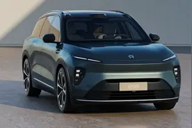 卷疯了！蔚来重大宣布：全系降价3万，免费换电取消！车圈炸了图片