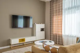 98寸电视爆款频出，该买哪款？附三款98寸电视比较，看懂不踩雷图片