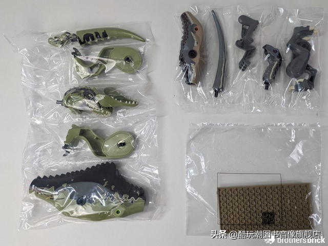 乐高侏罗纪世界76949南方巨兽龙和镰刀龙攻击评测
