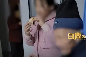 12岁女孩生日当天带炸鸡去医院与爷爷一起庆生，女孩爸爸：单亲家庭，女儿从小就是爷爷带大的，和爷爷感情好图片