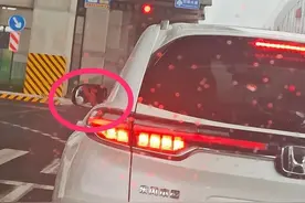 危险！有多少人在车上装了这个？网友：快扔了吧！图片