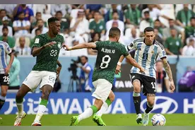 什么是越位？足球比赛中最复杂的一条规则，很多裁判都会看走眼图片