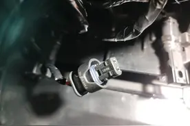 宝马G310R改装USB图片