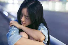 19岁女儿嫁人，父亲拒不承认“我都不知道”，女子：我听干妈安排图片