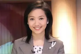 做新闻主播时期的侯佩岑，又端庄又美又甜，难怪能捕获观众的心图片