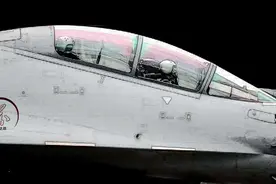 拿刀和拿枪的差距，中国歼-16战斗机和周边重型战斗机的性能对比图片