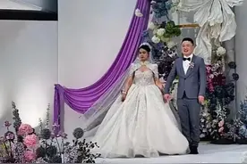 斗地主第一人掘开偕女友完婚图片