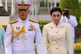 大人物的“后宫秘闻”图片