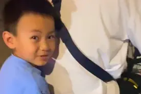 热点里的价值观｜《孤勇者》靠什么魔力征服了孩子的心？图片