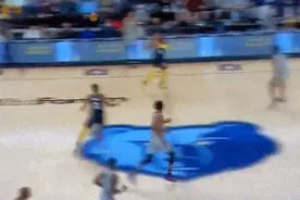 莫兰特半场15中12砍29分，上演年度最佳隔扣和超级压哨图片