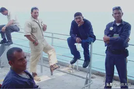 船到塞内加尔，水手长惹事，导致女人上船找麻烦，多亏船长帮忙图片