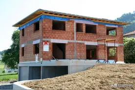 为啥农村建房不设构造柱，为了省钱还是省工，老大爷说得很透彻图片