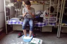 大学生寝室“神操作”，一个比一个秀，网友：寝室果然卧虎藏龙图片