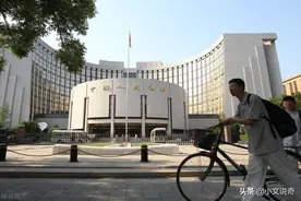 银行卡被管控，究竟触动了谁的神经？图片