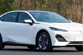 新车标首次曝光，长安深蓝C385通过工信部申报图片