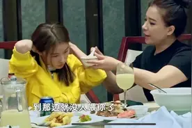 辽宁16岁巨婴：吃饭靠人喂，出门专职司机，每天花销过万，如今过得怎样了？图片