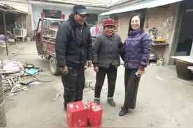 扶贫解难事 温暖进家门——马陵中学组织春节走访慰问活动图片