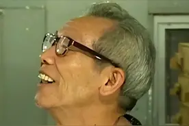 2011年，江西六旬老汉把毒蛇驯得像亲儿子，凭此手艺一年赚1000万图片