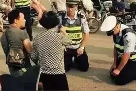 丹东警察的“摔倒式执法”，最终丢失的是法治的尊严图片
