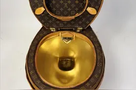 奢侈品不坑穷人！设计感全无，奇葩又可笑，贫穷让我“躲过一劫”图片