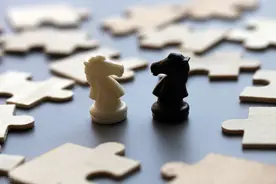 爸爸，为什么俄罗斯要和乌克兰打仗？用熊出没的例子来教育孩子图片