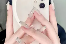 沈阳美甲学校-关于美甲贴钻会遇到的问题图片