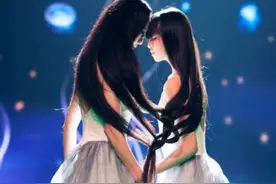 小彩旗：在春晚“一转出名”，却放弃跳舞逐梦演艺圈，如今怎样？图片