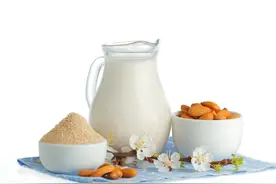 51万人随访10年，常喝牛奶可致3种癌症？牛奶不能喝了？医生解答图片