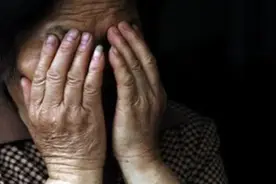 一女子与男子同居近10年，男子得病身亡，女子为其办理了丧事，之后将男子的儿子告上法院图片