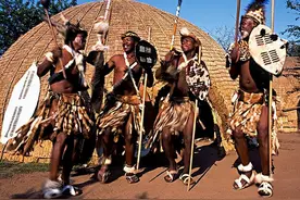 非洲“奇葩”部落：未婚男子需定期验贞洁，检验方法让人哭笑不得图片